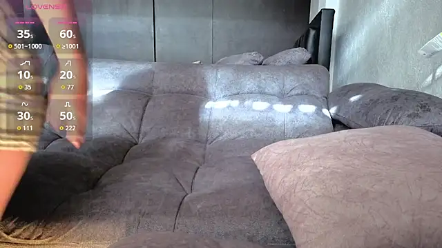 AnyElish online show from December 2025 08:47:02 PM