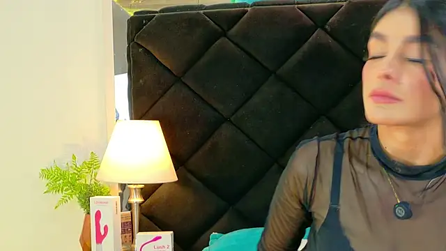 Holly Brensonexx  online show from December 2025 04:08:01 AM