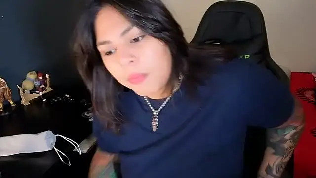 Snapshot of miacanela_xo chatting on April 2026 11:28:01 PM miacanela xo online show from April 2026 11:28:01 PM