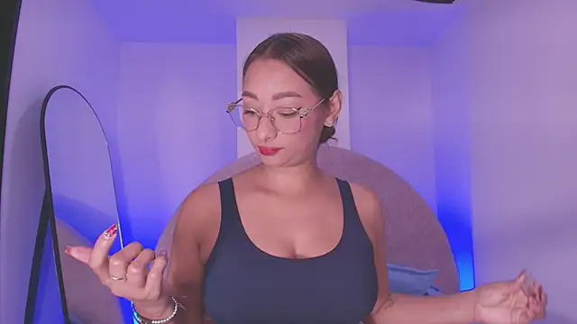 vale ross  online show from April 2026 03:07:02 AM