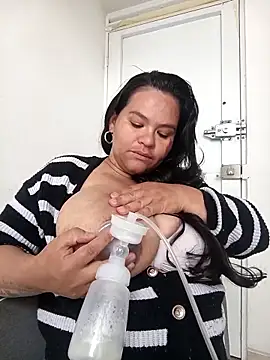 Snapshot of Julieta-tits chatting on May 2026 03:28:01 PM Julieta-tits online show from May 2026 03:28:01 PM