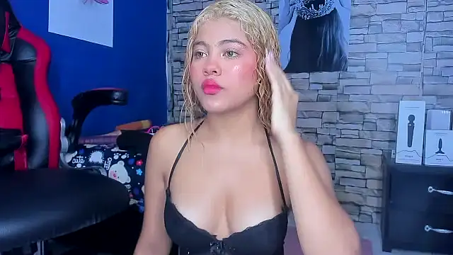 Snapshot of sofiacastillo01 chatting on March 2025 12:58:01 PM sofiacastillo01 online show from March 2025 12:58:01 PM