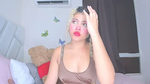 sofiacastillo01 online show from April 2026 04:54:02 PM