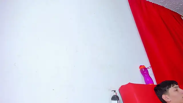 Snapshot of Extreme_Team8 chatting on February 2025 08:07:01 AM Extreme Team8 online show from February 2025 08:07:01 AM