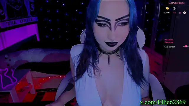 Snapshot of Kitty_goth chatting on December 2024 06:34:01 PM Kitty goth online show from December 2024 06:34:01 PM