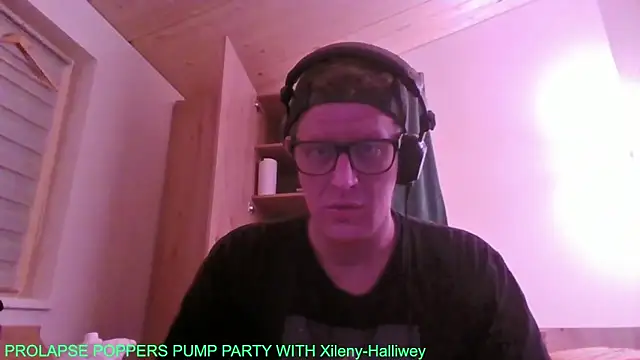 Bigthroaterboy online show from October 2025 06:04:01 PM