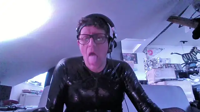 Bigthroaterboy online show from October 2025 09:33:01 AM