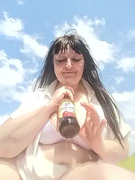 Snapshot of Women-pleasures chatting on June 2026 11:09:02 AM Women-pleasures online show from June 2026 11:09:02 AM