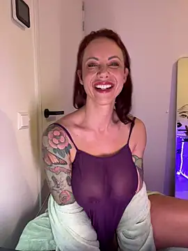 SmilingDutchie online show from December 2024 07:25:02 PM