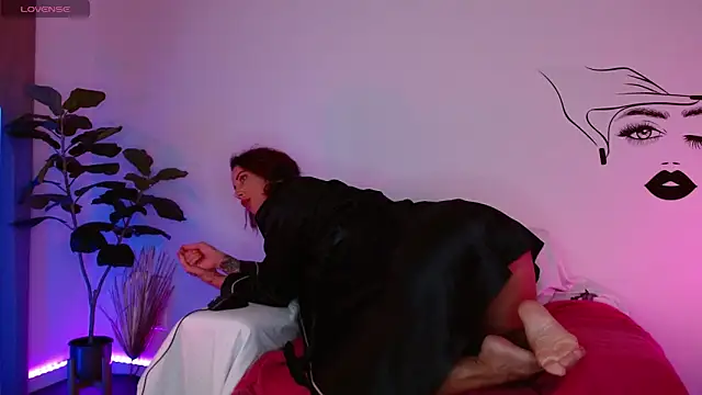 SmilingDutchie online show from November 2025 07:13:02 PM