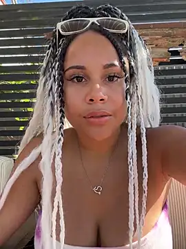 HaileyDiana online show from September 2025 01:00:01 PM