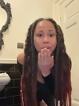 HaileyDiana online show from April 2026 11:26:01 PM