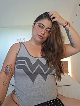 Juliietha servas online show from October 2025 09:48:01 PM