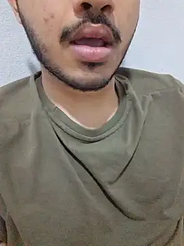 alesssterling online show from April 2026 03:28:01 AM