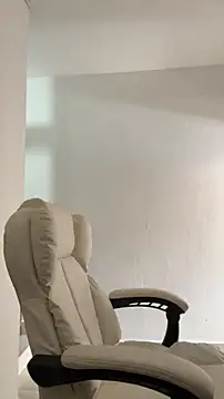 Sol biglips online show from November 2025 03:22:01 PM