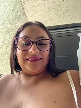 Snapshot of Sol_biglips chatting on April 2026 05:30:01 PM Sol biglips online show from April 2026 05:30:01 PM