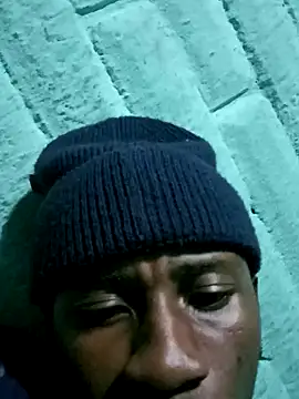 Snapshot of HandsomeBuoyy21 chatting on April 2026 02:00:01 PM HandsomeBuoyy21 online show from April 2026 02:00:01 PM