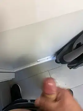 Snapshot of _themask_ chatting on December 2024 01:32:02 PM  themask  online show from December 2024 01:32:02 PM