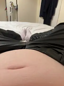 curvygirll2 online show from January 2025 06:06:01 PM