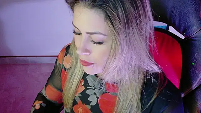 Natalia Montoya online show from November 2025 02:10:01 AM