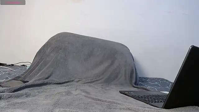 robin model online show from October 2025 07:56:02 PM