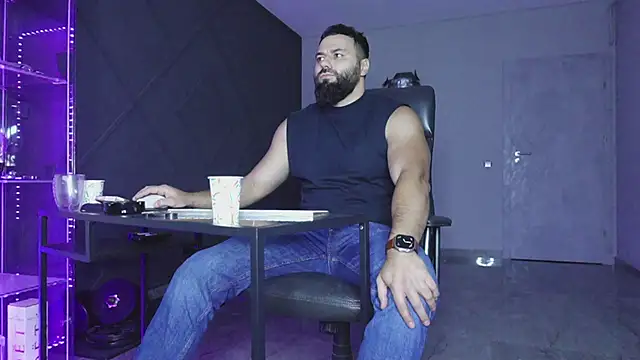 mattmasterss online show from November 2025 06:01:02 PM