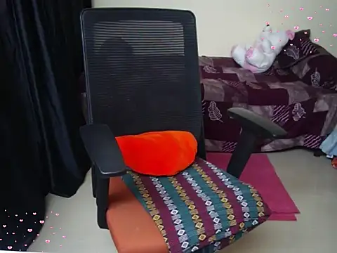 Arushisingh8888 online show from February 2026 01:37:02 PM