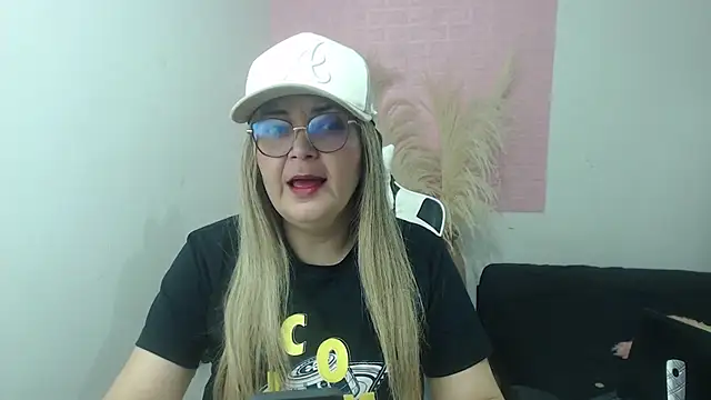 Snapshot of samy_vsn chatting on June 2026 08:21:02 PM samy vsn online show from June 2026 08:21:02 PM