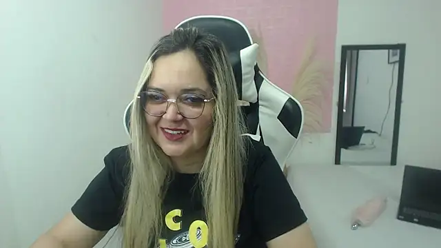 Snapshot of samy_vsn chatting on June 2026 10:01:02 PM samy vsn online show from June 2026 10:01:02 PM