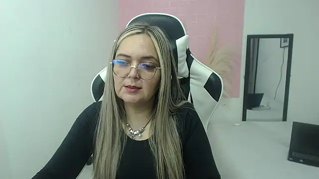 Snapshot of samy_vsn chatting on June 2026 06:45:02 PM samy vsn online show from June 2026 06:45:02 PM