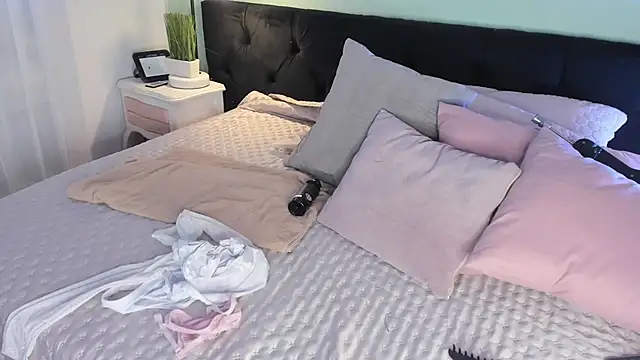 EvaaStevens online show from March 2025 11:53:02 AM