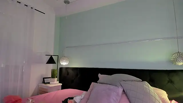 EvaaStevens online show from March 2025 11:44:02 AM