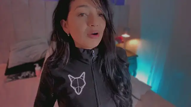 EvaaStevens online show from April 2026 08:20:02 PM