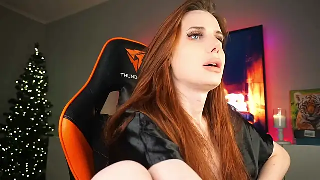 Snapshot of Foxy_irene chatting on December 2024 02:35:02 PM Foxy irene online show from December 2024 02:35:02 PM