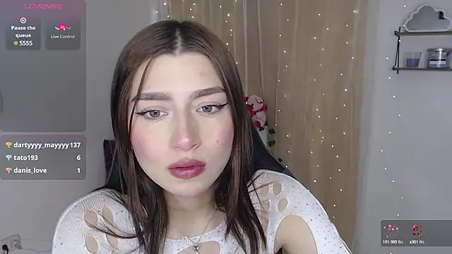 Snapshot of mily_thomson_b_ chatting on January 2025 09:57:01 PM mily thomson b online show from January 2025 09:57:01 PM