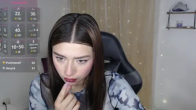 Snapshot of mily_thomson_b_ chatting on February 2025 12:05:01 AM mily thomson b online show from February 2025 12:05:01 AM