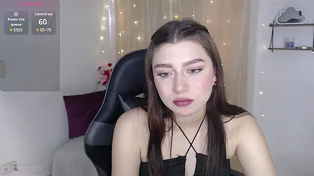 Snapshot of mily_thomson_b_ chatting on February 2025 09:48:01 PM mily thomson b online show from February 2025 09:48:01 PM