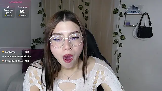 Snapshot of mily_thomson_b_ chatting on March 2025 01:05:01 AM mily thomson b online show from March 2025 01:05:01 AM