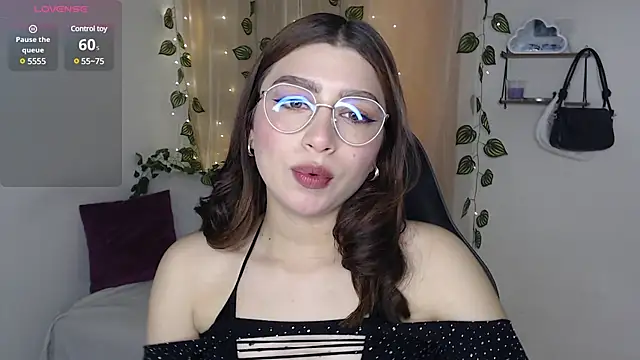 Snapshot of mily_thomson_b_ chatting on March 2025 05:11:02 PM mily thomson b online show from March 2025 05:11:02 PM