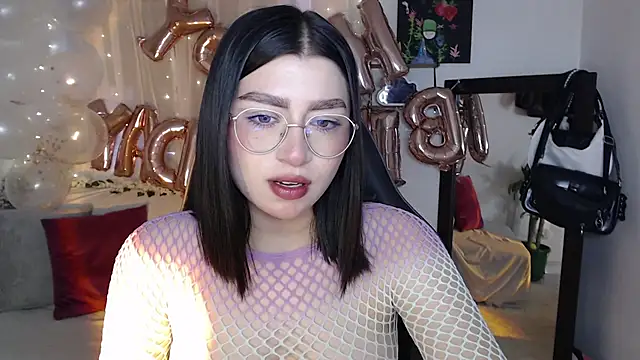 Snapshot of mily_thomson_b_ chatting on September 2025 08:31:01 PM mily thomson b online show from September 2025 08:31:01 PM