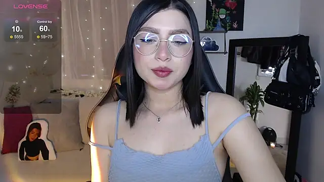 Snapshot of mily_thomson_b_ chatting on September 2025 10:22:01 PM mily thomson b online show from September 2025 10:22:01 PM