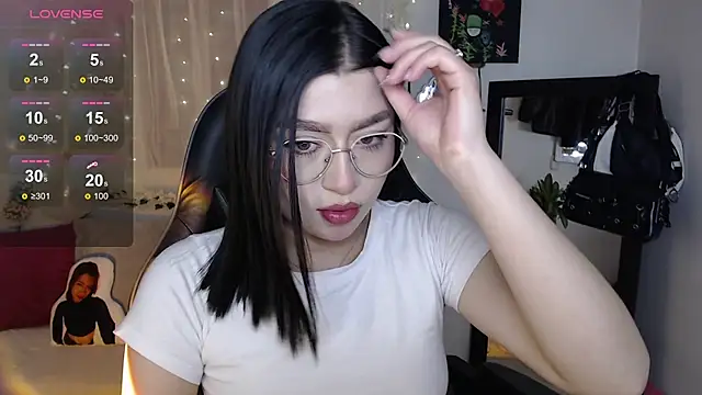 Snapshot of mily_thomson_b_ chatting on September 2025 11:29:02 PM mily thomson b online show from September 2025 11:29:02 PM