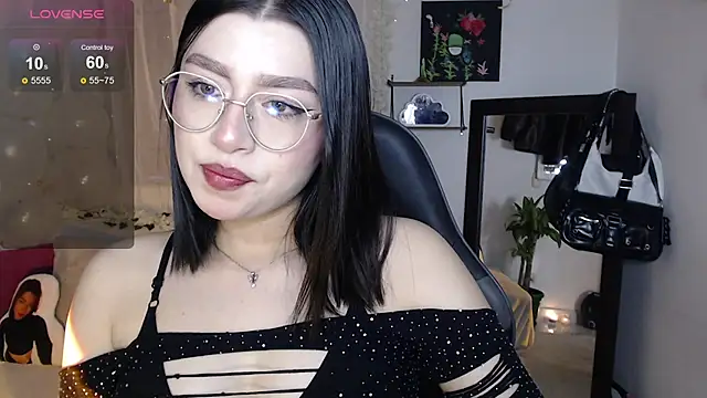 Snapshot of mily_thomson_b_ chatting on September 2025 10:44:02 PM mily thomson b online show from September 2025 10:44:02 PM