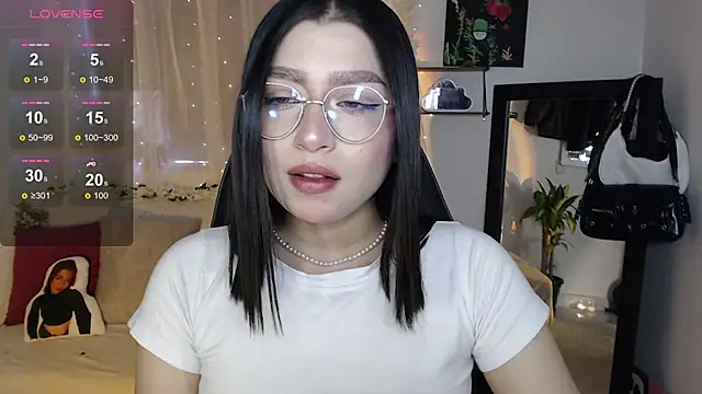 Snapshot of mily_thomson_b_ chatting on September 2025 07:19:02 PM mily thomson b online show from September 2025 07:19:02 PM