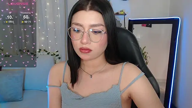 Snapshot of mily_thomson_b_ chatting on November 2025 07:13:01 PM mily thomson b online show from November 2025 07:13:01 PM