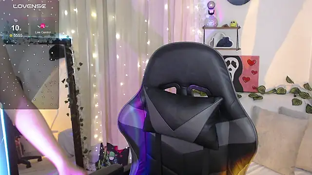 Snapshot of mily_thomson_b_ chatting on November 2025 07:49:02 PM mily thomson b online show from November 2025 07:49:02 PM