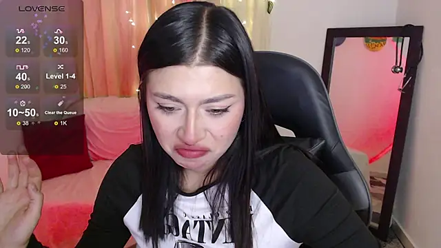 Snapshot of mily_thomson_b_ chatting on June 2026 02:53:01 AM mily thomson b online show from June 2026 02:53:01 AM