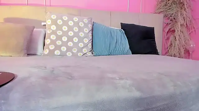 Emelyy Carter online show from October 2025 12:27:01 PM
