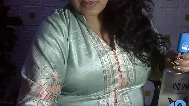 Snapshot of Sexy_komolika chatting on February 2025 07:52:01 PM Sexy komolika online show from February 2025 07:52:01 PM