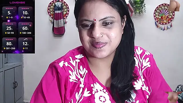 Snapshot of Sexy_komolika chatting on October 2025 03:40:01 PM Sexy komolika online show from October 2025 03:40:01 PM